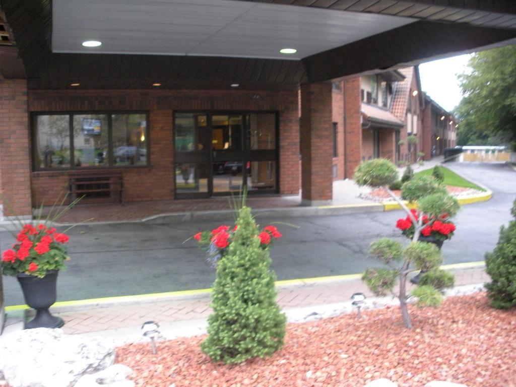 Comfort Inn East Scarborough Toronto Exterior photo